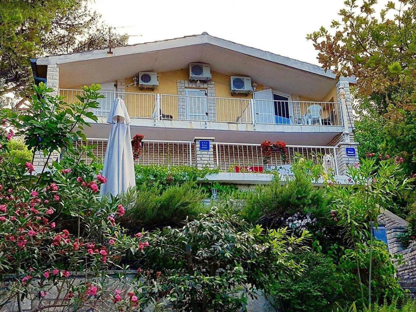 Apartmani Lidija Karin Donji Donji Karin Exterior photo