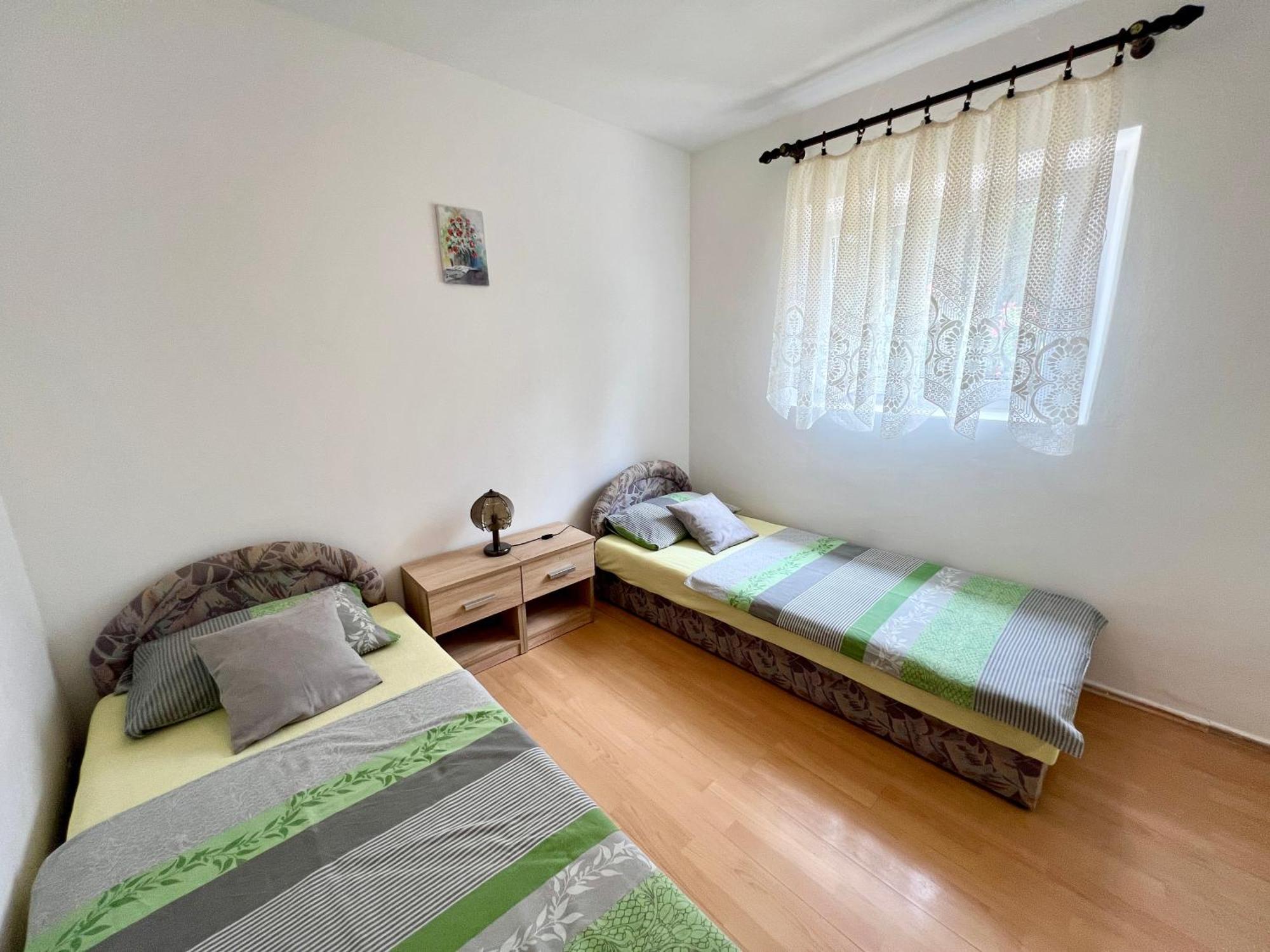 Apartmani Lidija Karin Donji Donji Karin Exterior photo
